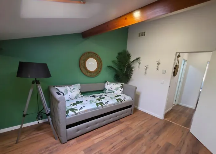 Garden , Πόντα Ντελγκάντα